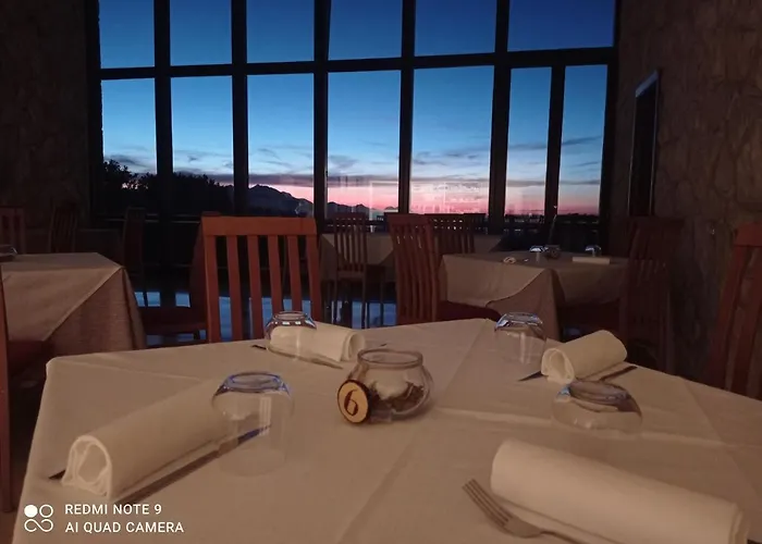 Terrae Eremis: Ristorante, Bar, Bed & Breakfast *