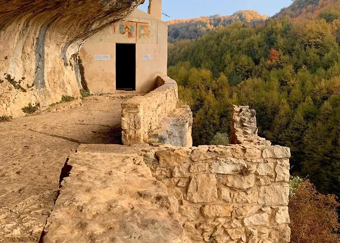 Terrae Eremis: Ristorante, Bar, Bed & Breakfast *